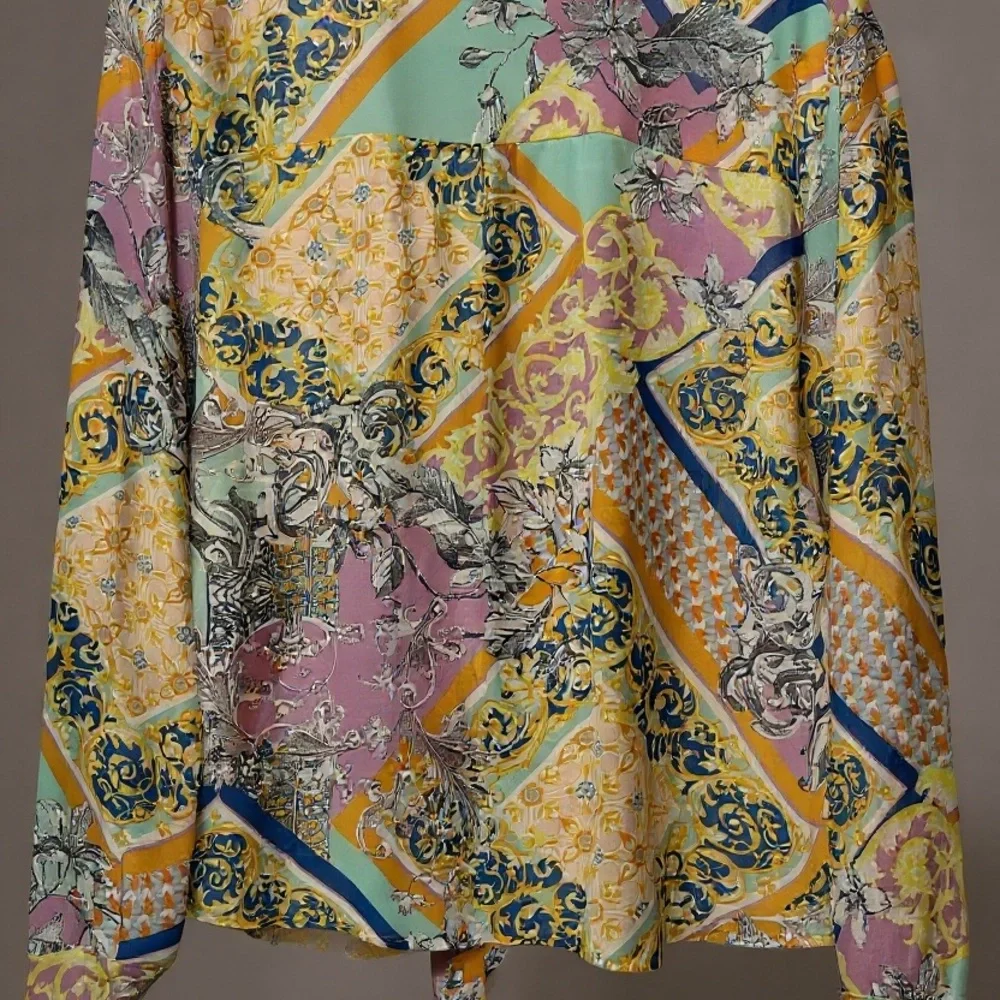 Timing Multicolor Patterned Blouse - Picture 2 of 5